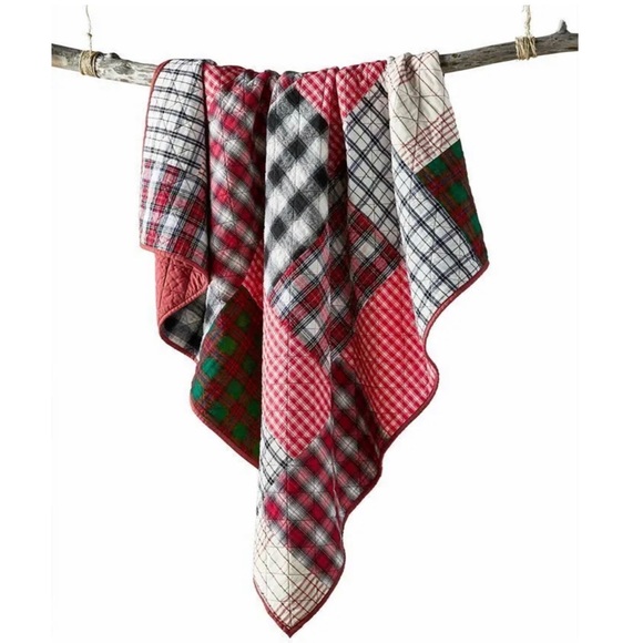 Martha Stewart Patchwork Quilted Throw in Candyland Red, Size 50″X60″ New w/Tag - Picture 4 of 4